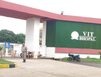 VIT भोपाल मामले में NHRC सख्त, सरकार और UGC से मांगी कार्रवाई रिपोर्ट