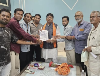 विधायक कार्यालय में जनसुनवाई वार्ड 15 के नागरिकों ने उठाई हाई टेंशन लाइन हटने की मांग