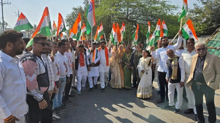 सरदार बल्लभभाई पटेल की 150वीं जयंती के उपलक्ष्य में आष्टा में सांसद के नेतृत्व में निकली विशाल एकता पद यात्रा