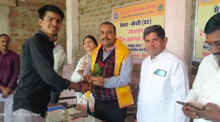 स्वैच्छिकता एवं सामूहिकता से कार्य करे प्रस्फुटन समितिया-वरुण आचार्य