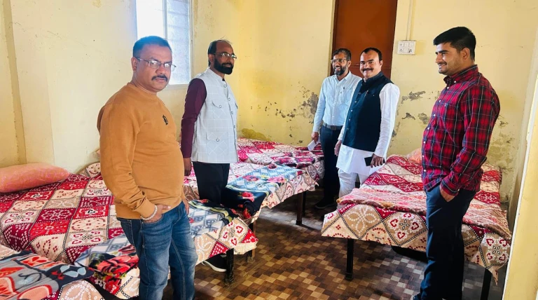 बढ़ती ठंड के चलते नपा ने रैन बसेरा में जुटाई आवश्यक व्यवस्था नपाध्यक्ष प्रतिनिधि रायसिंह मेवाड़ा ने पार्षद व अधिकारियों की उपस्थिति में किया निरीक्षण