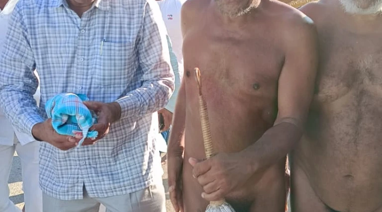 नगर द्वार किलेरामा में सिद्धांत सागर महाराज का ससंघ पाद प्रक्षालन व स्वागत हुआ