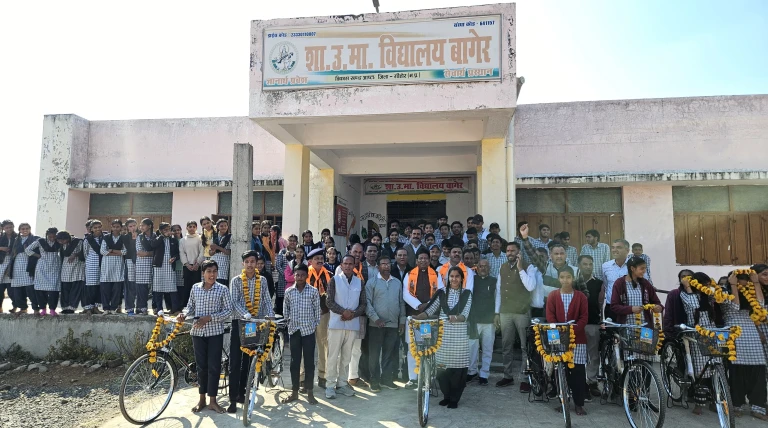 सायकल मिलने से बेटियों को अपने सपने साकार करने में मिलेगी नई गति -गोपालसिंह इंजीनियर