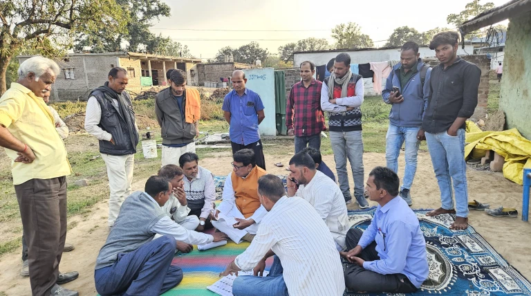 विधायक ने अपने मतदान केंद्र मुल्लानी पहुच कर एसआईआर कार्य की समीक्षा की