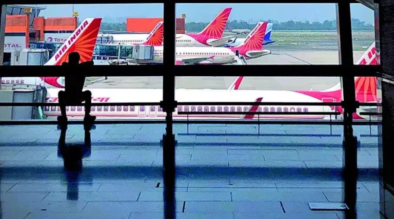 Govt to back air passengers in SC against Delhi, Mumbai airport operators in Rs 50,000 crore suit