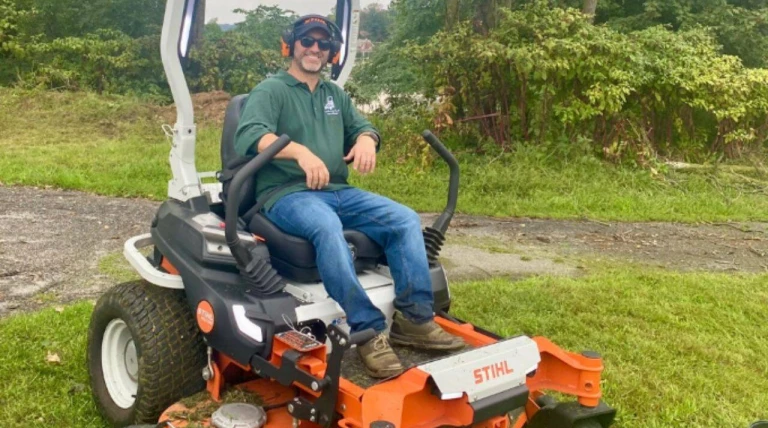 New Jersey man’s free lawn-mowing network grows to 2,000 volunteers across US