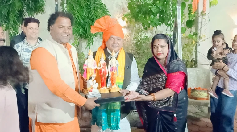 विधानसभा अध्यक्ष नरेंद्र सिंह तोमर ने कार्यकर्ताओं संग चाय की चुस्की लेकर बढ़ाया अपनापन